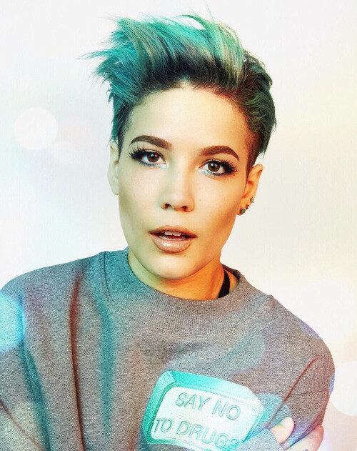 Halsey
Nova queridinha do público indie, Halsey abriu shows para gente de peso como The Weeknd e Imagine Dragons, gravou parceria com Justin Bieber e emplacou sucessos como Ghost