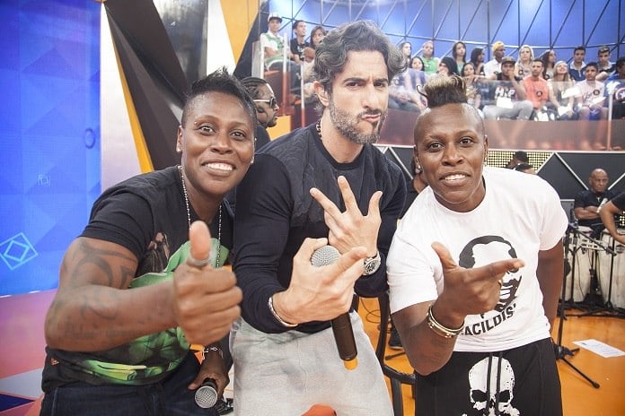 As gêmeas entendem bem de sincronismo! 