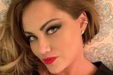 Atriz Ellen Roche congelou óvulos