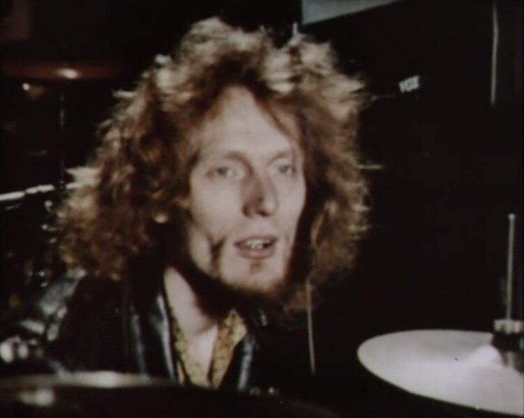3º - Ginger Baker (Cream)