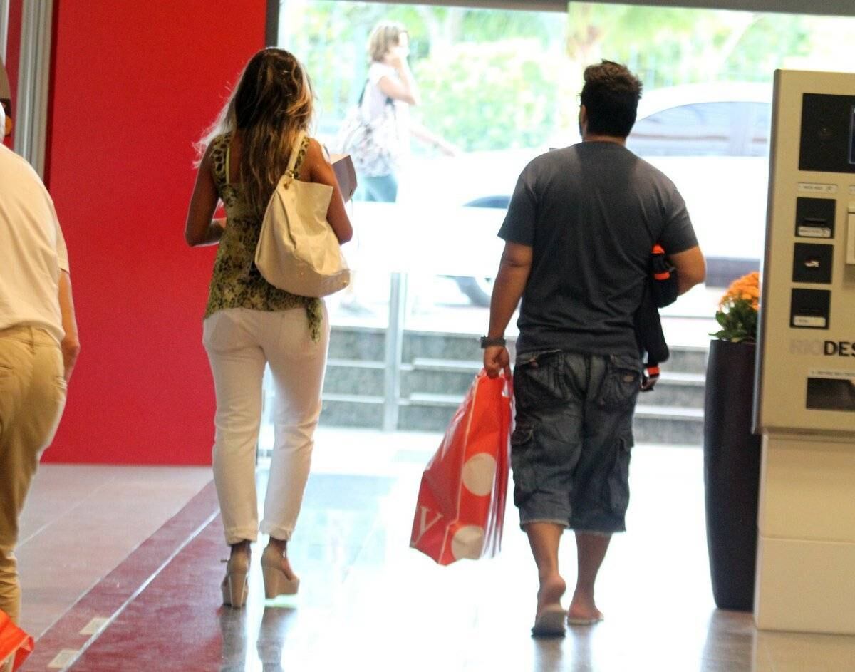 O ator ainda segue a dieta do pós-operatório