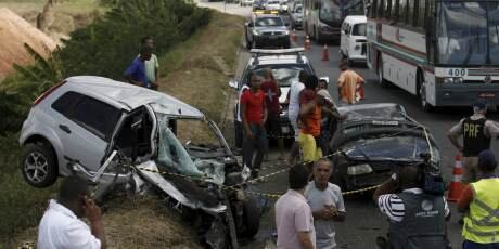 Uma mulher morreu em um acidente no km 618 da BR-324, nas proximidades do Porto Seco Pirajá, em Salvador (BA), no dia 24 de dezembro