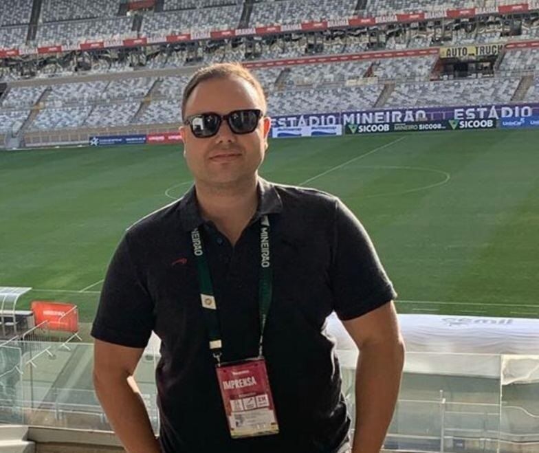 Bruno é repórter e apresentador de emissora de rádio