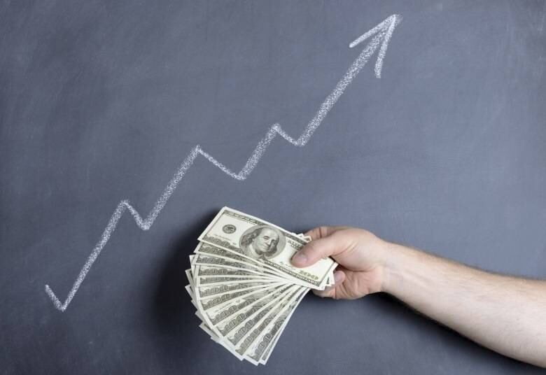 Desde o fim do mês passado, a moeda tem se valorizado ante o real