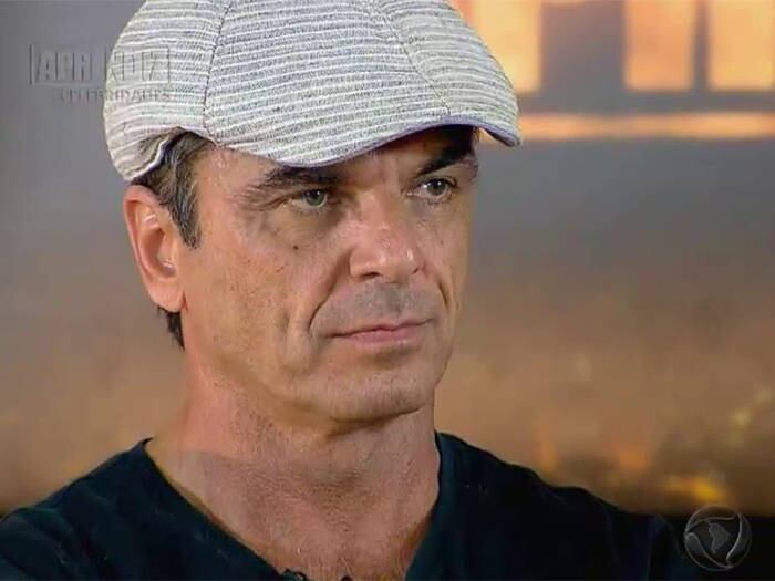 

O apresentador do Aprendiz
Celebridades brincou com o visual de Raul Boesel para o Desafio do Líder



— Você virou um tiozinho
mesmo, hein!

+ Aproveite e confira os vídeos do Aprendiz Celebridades

+ Já curtiu a página do Aprendiz Celebridades no Facebook? É só clicar!

+ Siga o Aprendiz Celebridades no Twitter e receba todas as notícias do programa
