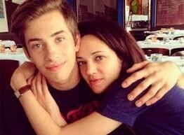 Asia Argento e Jimmy Bennet em foto divulgada pela atriz