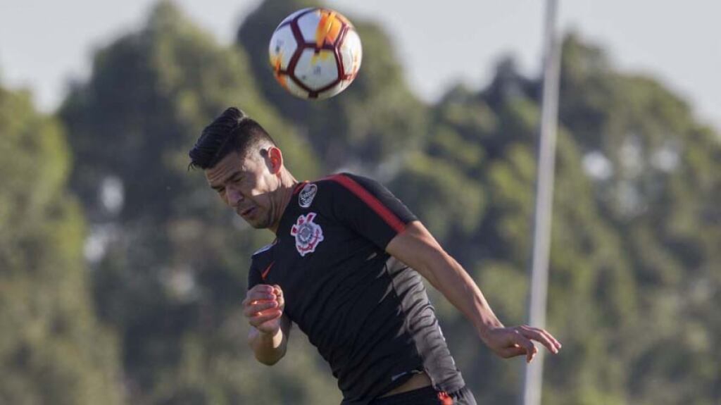O zagueiro Balbuena não jogará mais pelo Corinthians. O paraguaio foi liberado e acertou a transferência para o West Ham, que pagará multa de 4 milhões de euros (mais de R$ 18