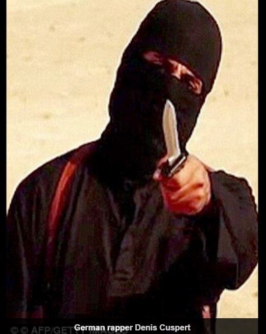 Acredita-se que Dogg também tenha sido o responsável por produzir o vídeo em que o extremista britânico conhecido como Jihadi John aparece decapitando prisioneiros estrangeiros com uma faca