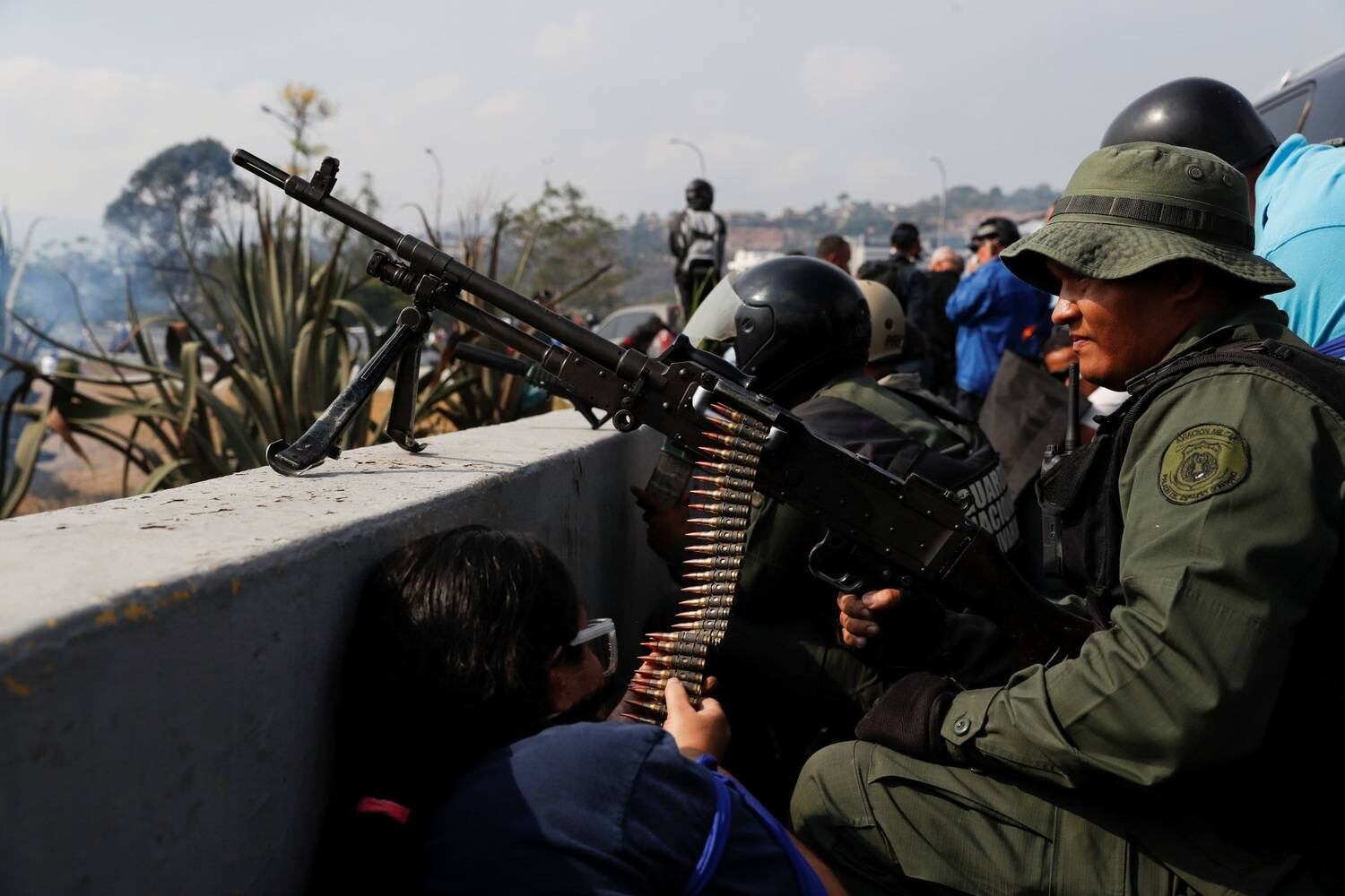 "Estamos com vocês! Os EUA estarão com vocês até que a liberdade e a democracia sejam restauradas. Fiquem com Deus!", escreveu Pence

