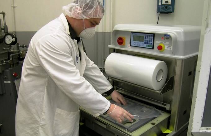 Por não conter refrigeração, todos os alimentos são processados e embalados a vácuo para evitar a deteriorização