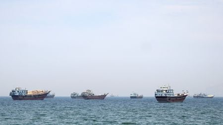 Embarcações no Estreito de Ormuz