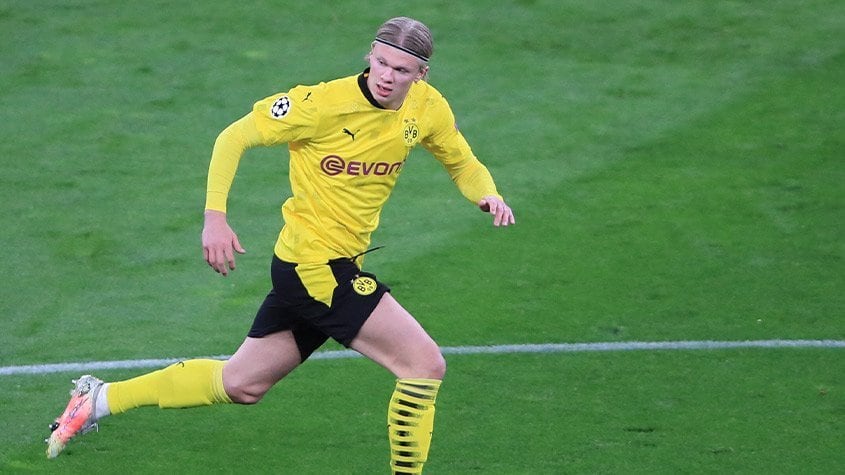 ESQUENTOU - Um dos jogadores mais cobiçados do mercado de transferências, o atacante Haaland, de 21 anos, pode se transferir para o Real Madrid na próxima janela de inverno ou de verão. Enigmático, mas nem tanto, o empresário do jogador, Mino Raiola, destacou que o jovem gosta muito da Espanha e que, inclusive, tem casa lá.