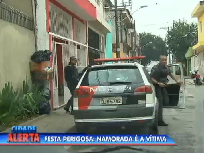 Quando a Polícia chegou no local, encontrou a vítima seminua e com marcas de agressão. Assista ao vídeo
+ Quer ver tudo o que rolou no Cidade Alerta? Veja a íntegra no R7 Play