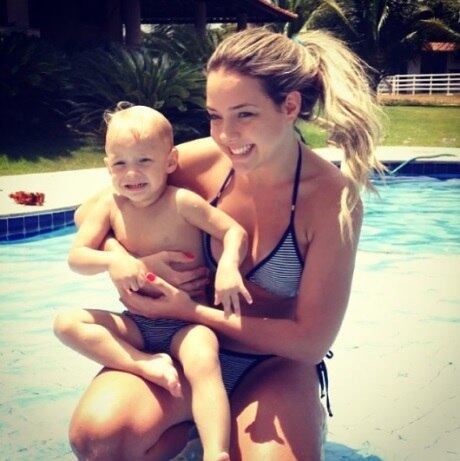 Desde quando Davi Lucca era menorzinho, Carol mudou menos e mantém a boa aparência há cerca de três anos