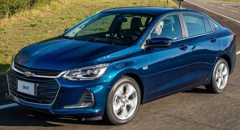 Apple CarPlay terá conexão apenas por cabo e não mais sem fio