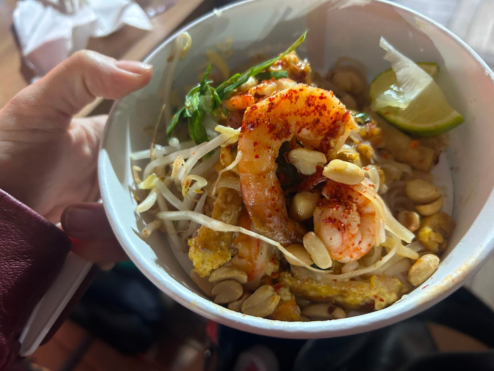 Pad Thai do Thai Shop, feito no carvão e forno de barro