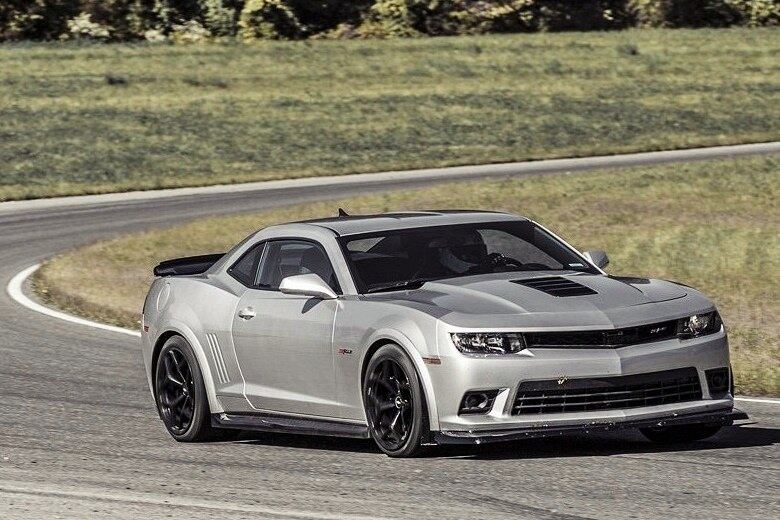 Por fora, o esportivo ganhou visual ainda mais agressivo que o Camaro SS, recém-lançado no Brasil

Saiba tudo sobre carros! Acesse www.r7.com/carros