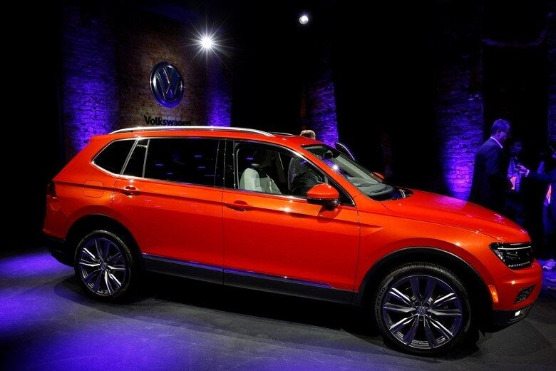 A Volkswagen mostrou no evento a versão alongada de sete lugares da Tiguan, chamada de Tiguan Allspace. Inclusive a versão virá para o Brasil com previsão de chegada já este ano 