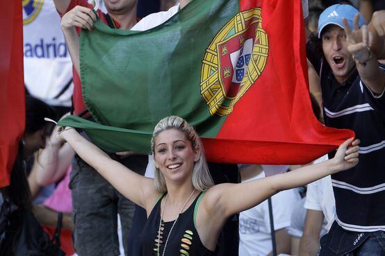 Mas, as portuguesas tem o seu valor, como essa loira exuberante