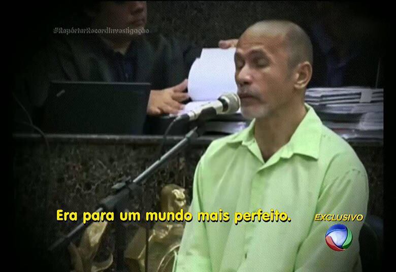 Os três criaram uma seita chamada "O Cartel". No
julgamento, Jorge disse que a missão era purificar a terra e controlar o crescimento
da população

• VÍDEO: Canibais de Garanhuns contam detalhes de como matavam e consumiam a carne das vítimas
• No R7 Play você assiste ao Repórter Record Investigação quando e onde quiser. Experimente!
