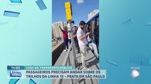 Após pane na linha 15, passageiros andam em cima da plataforma do monotrilho de SP