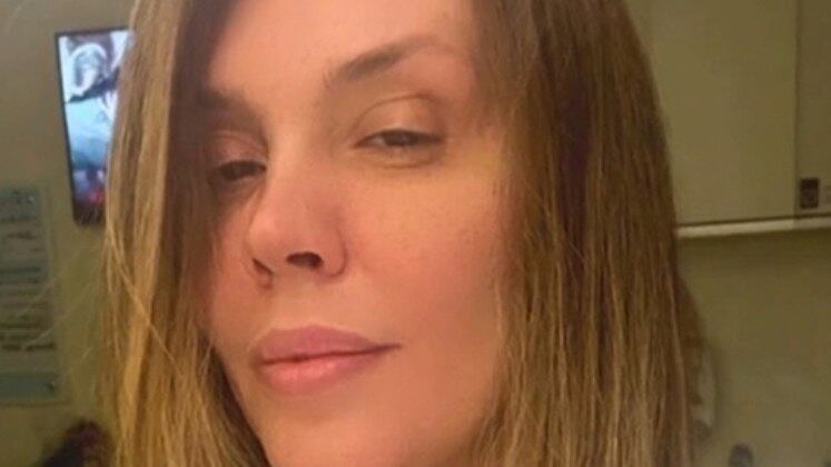 A cantora contou que seu corpo não dava sinais do câncer na região do intestino. Como ela sempre teve dificuldade para ir ao banheiro, acabou não percebendo o alerta de um sangramento. Só depois de um tempo, constatou uma íngua na virilha e decidiu investigar