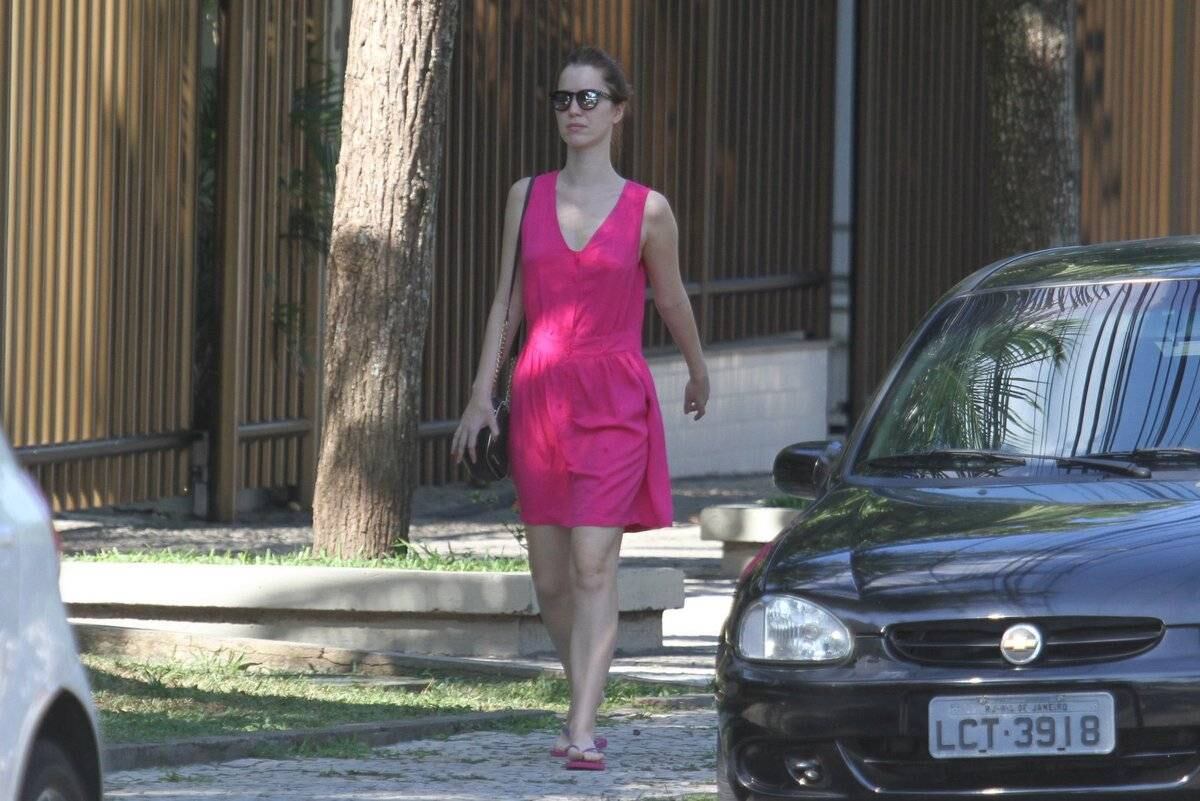 De acordo com a agência de fotografia que acompanhou os passos da atriz, Nathália esteve almoçando com o namorado, Caio Soh