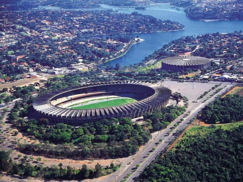 Em Belo Horizonte (MG), o valor médio do metro quadrado construído
é de R$ 6.375 após a baixa de 0,06% nos preços. Com isso, um apê com 50m² em “Belô”
sair por, em média, R$ 318 mil 