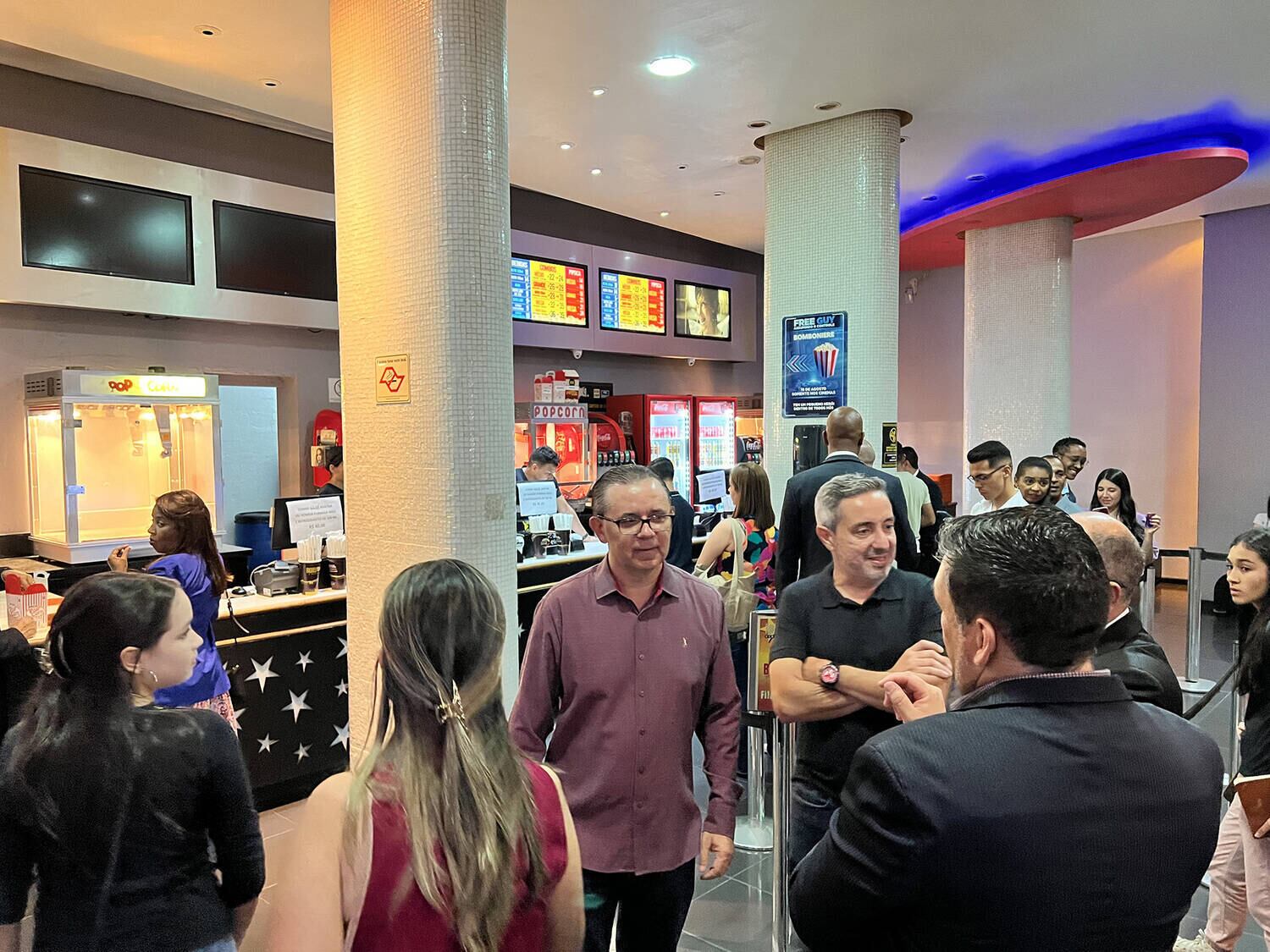 O primeiro episódio da nova temporada de Reis, foi exibida no Cine Roxy, o cinema mais antigo da cidade de Santos