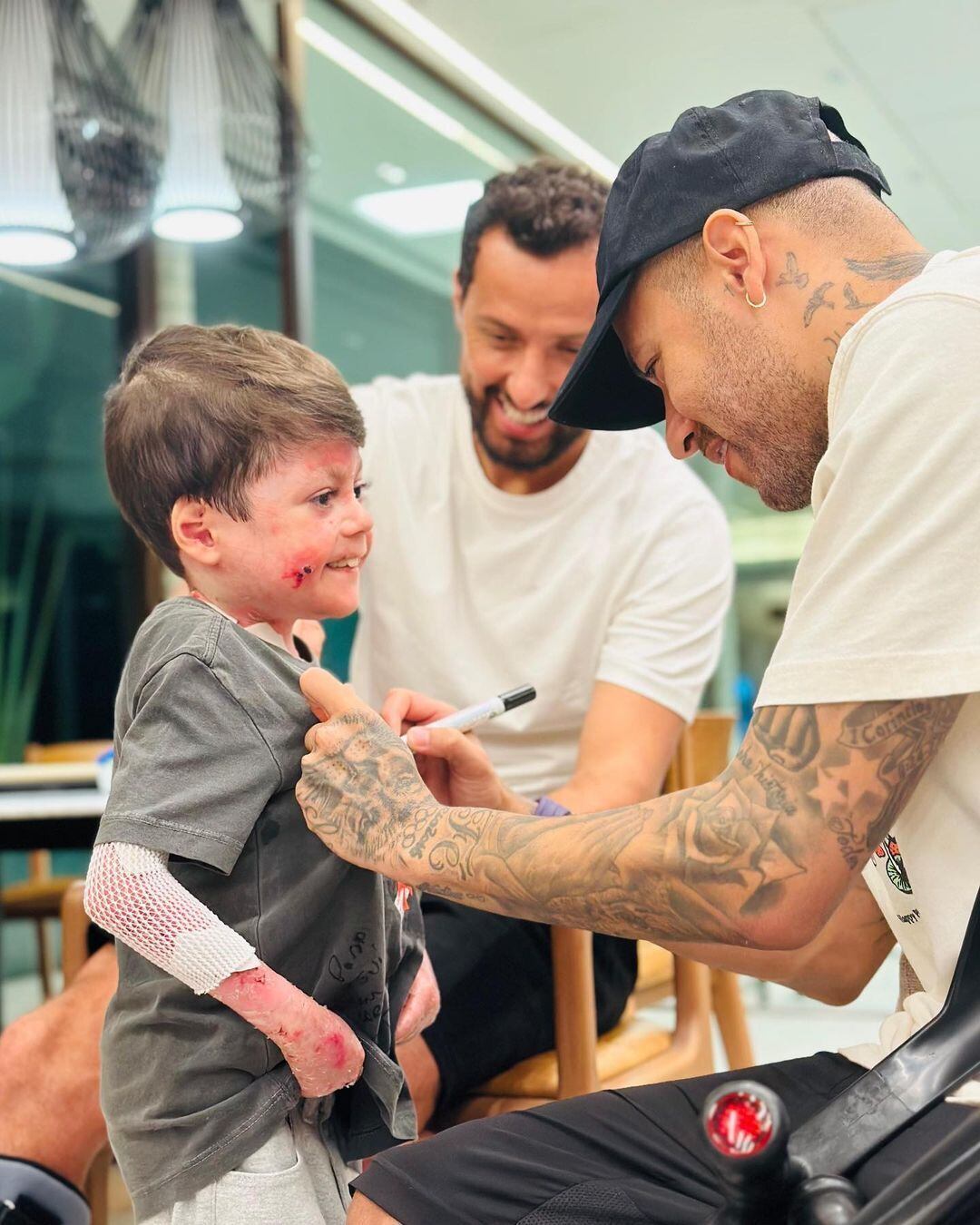 Outro momento de arrancar sorrisos alheios foi o encontro com o menino Gui, ilustre torcedor mirim do Vasco que conquistou a internet com um carisma de milhões