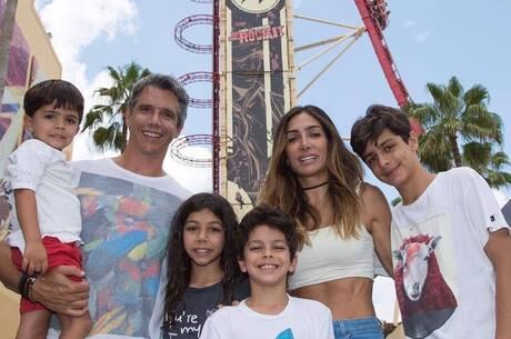 Marcio Garcia e a família estão na Disney