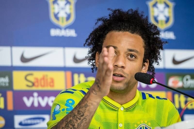 Assim como Roberto Carlos, Marcelo se dá muito bem com as estrelas do grupo. Em 2002, Roberto era um dos grandes amigos de Zidane, Beckham e Figo. Hoje, Marcelo é visto frequentemente em brincadeiras com Cristiano Ronaldo e Bale