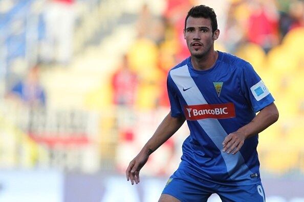 Leo Bonatini - Atacante - Al Hilal - 23 anos
Formado na base do Cruzeiro e com passagem nas seleções de base, o atacante se profissionalizou no Estoril de Portugal. Na temporada 2015/16, marcou 20 gols em 37 jogos. Contratado para atuar no Al Hilal, o Leo Bonatini ainda não balançou as redes no mundo árabe
Valor em 2016 - 1 milhão euros / Valor em 2017 - 3,5 milhões de euros (+250%)
