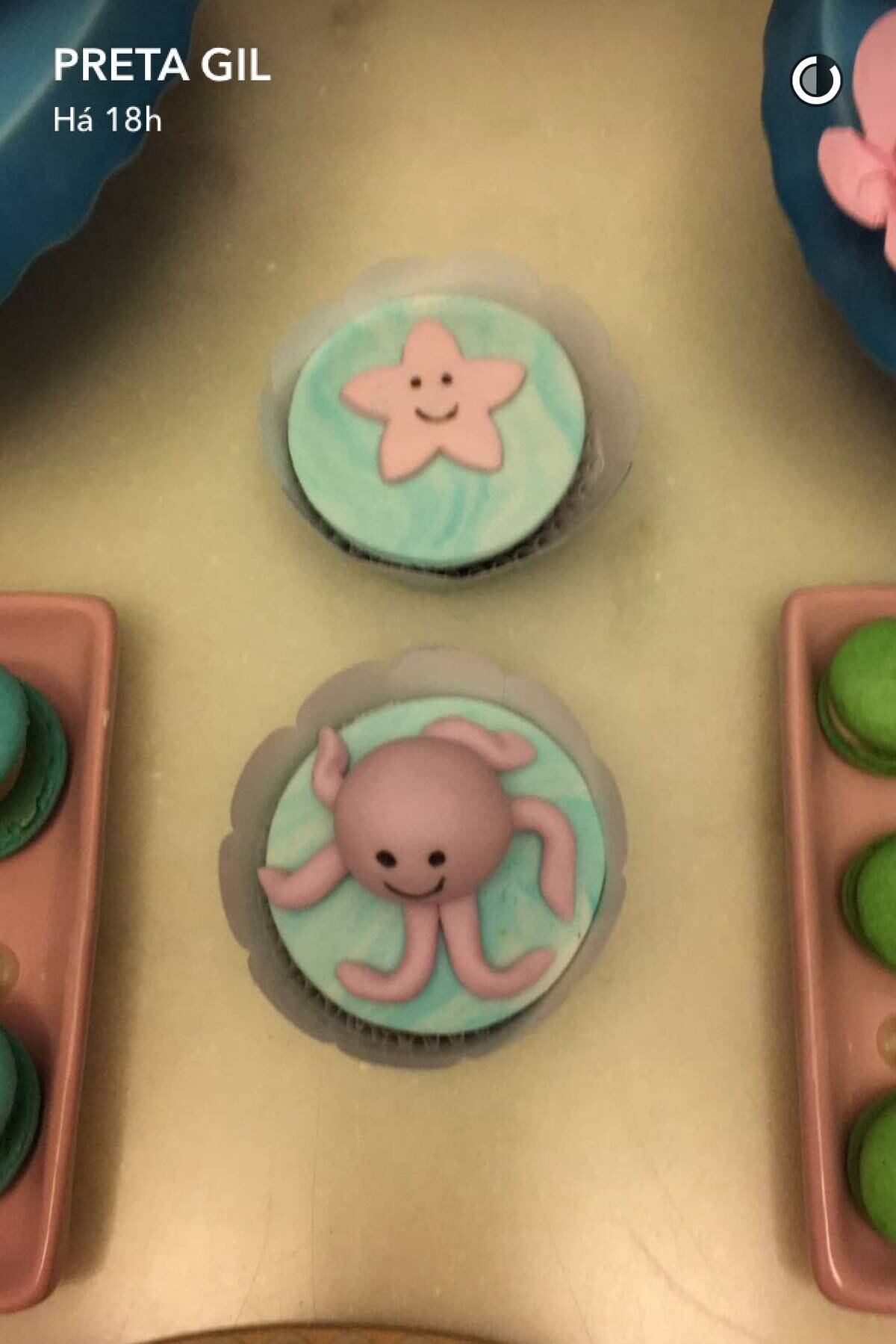 Até os cupcakes eram decorados