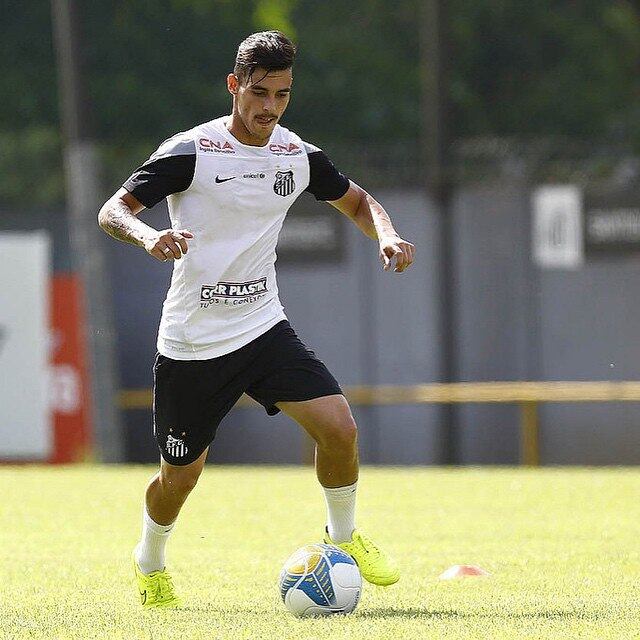 Na defesa, o possível desfalque atende pelo nome de Zeca. O jogador está na lista de Diego Simeone para reforçar o Atlético de Madrid e, se os espanhóis aceitarem pagar R$ 32 milhões, o jogador irá embora