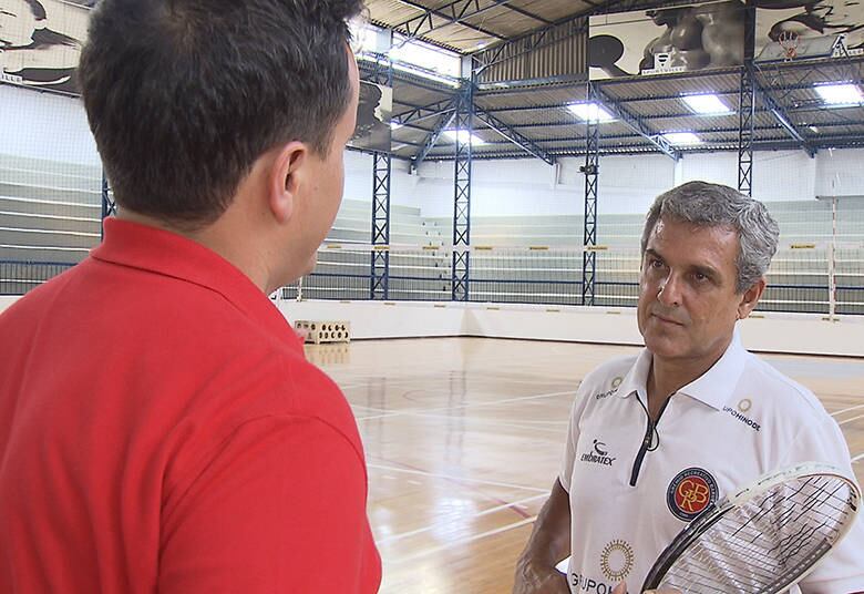 E tem mais: o técnico da seleção feminina de vôlei apresenta seu novo
projeto no esporte 

