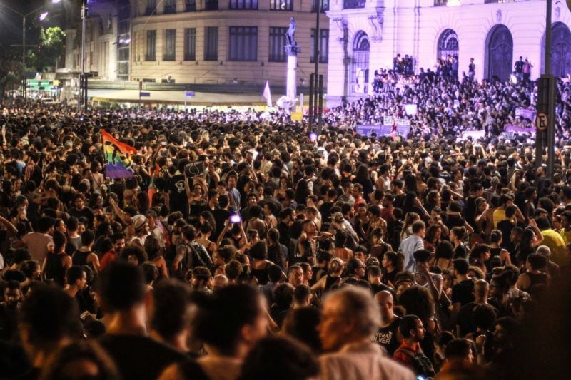 Milhares de pessoas foram às ruas na noite desta quinta-feira (13) para protestar contra o assassinato da vereadora do Rio de Janeiro Marielle Franco (PSOL) e do motorista Anderson Pedro Gomes