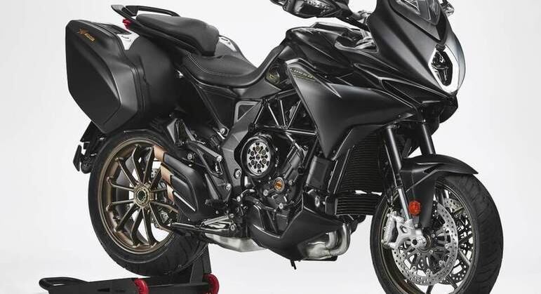 MV Agusta Turismo Veloce Lusso SCS tem motor de três cilindros, que rende 110 cv