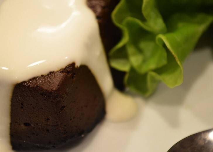 E aí, você comeria esse doce feito com larvas? Segundo o estudante, a inovação pode ser bastante útil para o problema
de escassez de alimentos que acontece ao redor do mundo. As informações
são do site britânico Daily Mail