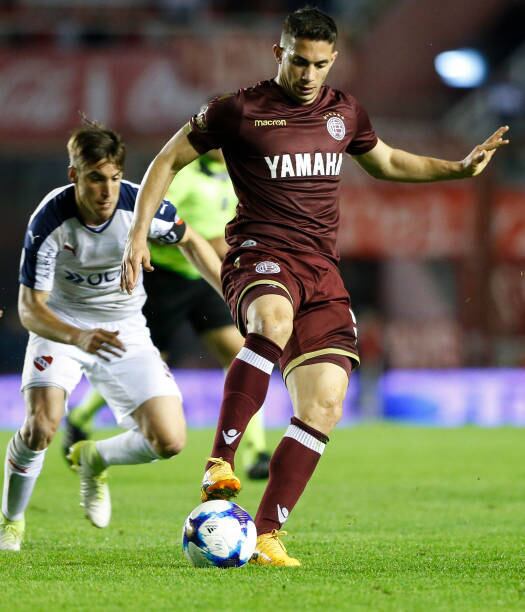Meio-campista: Ivan Marcone (Lanús-ARG)