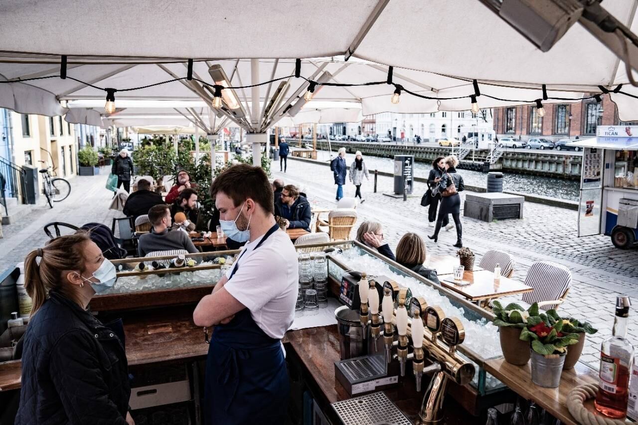 Em contrapartida, cinemas, teatros e salas de concertos
voltarão a abrir somente em 6 de maio. Casas noturnas permanecem fechadas, sem
previsão de reabertura
