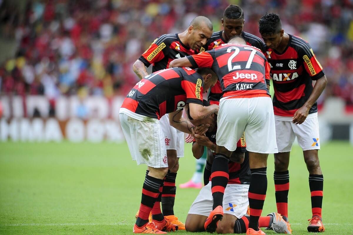 Jogadores do Flamengo comemoraram muito o primeiro gol do time, feito por Alan Patrick, nome da goleada por 4 a 1