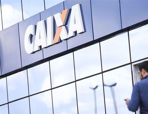 Auxílio emergencial é de R$ 600 (R$ 1,2 mil para mães solteiras)
