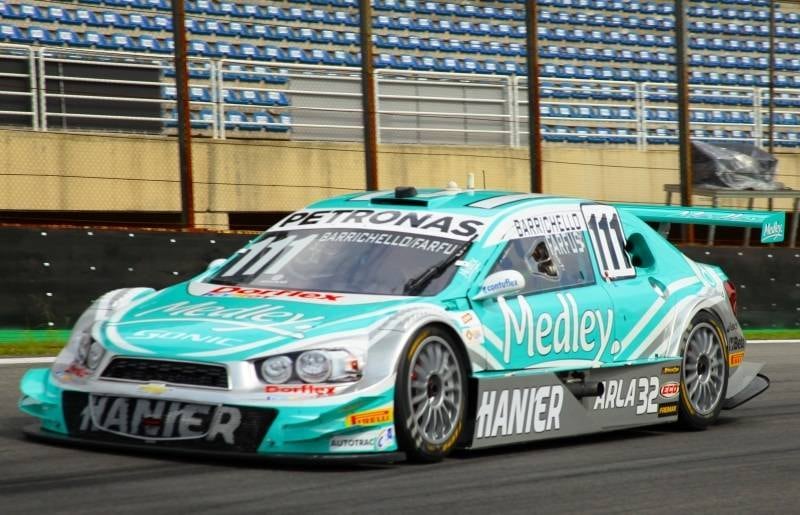 Rubens Barrichello e Augusto Farfus terminaram a corrida na nona colocação. Estreante na competição, Bia Figueredo correu com Duda Pamplona e ficou no 16º lugar

