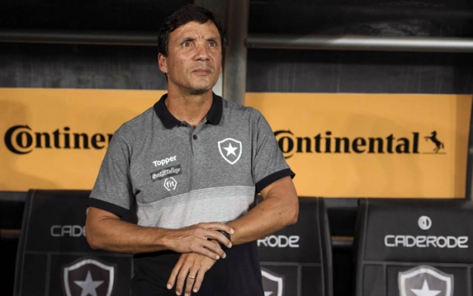 Após a eliminação precoce no Carioca, o Botafogo caiu na terceira fase da Copa do Brasil. Sobrou para o técnico Zé Ricardo, que não resistiu à derrota por 2 a 1 para o Juventude.