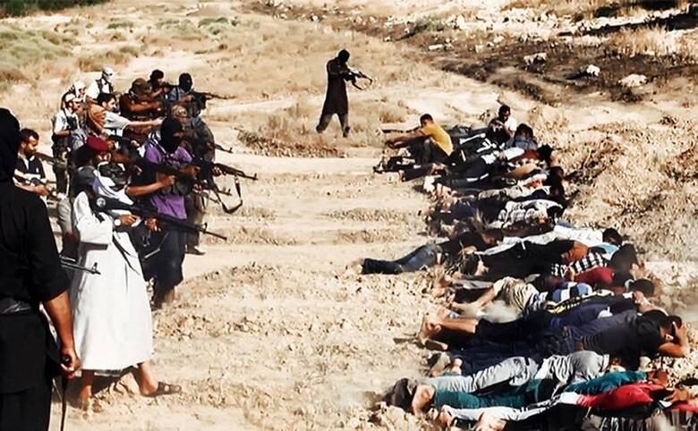 O
avanço do EI

Um dos temas que mais
chamou a atenção do mundo é o autoproclamado Estado Islâmico, também conhecido
como ISIS. Seus militantes costumam sequestrar mulheres e meninas da etnia yazidi
para escravizar, estuprar e casar à força, além de decapitar jornalistas, como
Kenji Goto, e voluntários de ONGs.

As decapitações costumam ser filmadas e
divulgadas com ameaças. Segundo o relatório, o
EI é fruto da guerra liderada pelos Estados Unidos, a ocupação militar do
Iraque e os excessos cometidos em Abu Ghraib, entre outros fatores