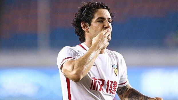 Pato pagou 2,5 milhões de euros para se livrar do Tianjin. Dívida é do São Paulo