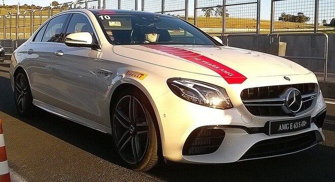 Seu 0 a 100 km/h acontece em apenas 3,4 segundos