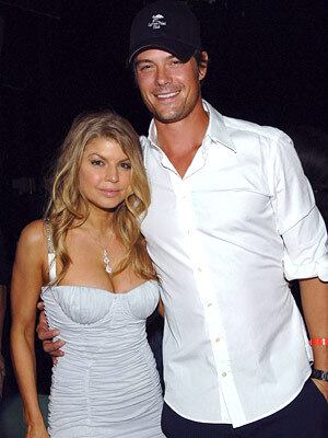 Fergie e o ator Josh Duhamel são casados desde 2009, mas não são vistos em público com tanta frequência. Muita gente, principalmente no Brasil, não tem ideia de que ambos sejam casados