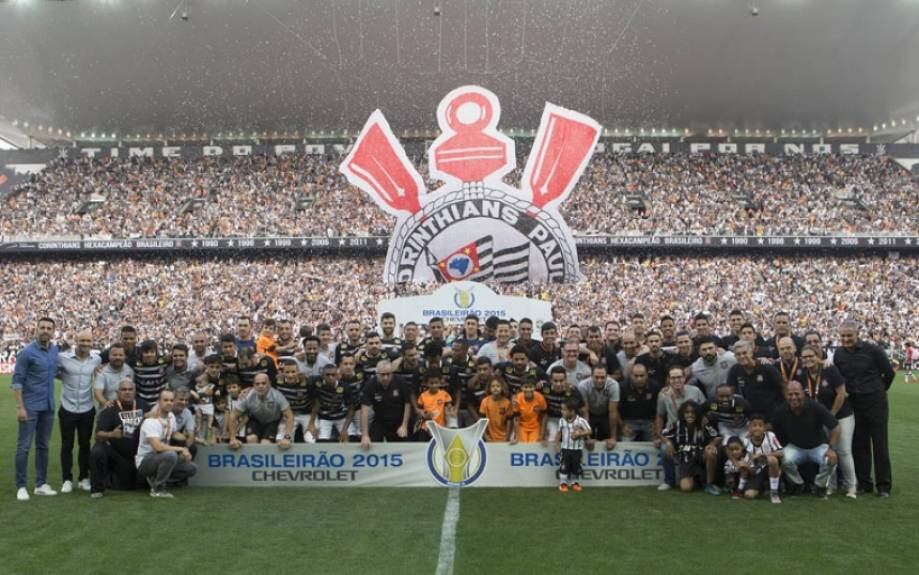 Na temporada de 2015, o Corinthians liderou em todos os aspectos - melhor ataque, defesa, mandante, visitante, turno e returno. Ao lado do elenco do Palmeiras, deste ano, o Timão é o melhor mandante do campeonato, com 50 pontos conquistados em Itaquera, no ano em que foi hexacampeão.
